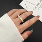 Ring mit weißen Perlen
