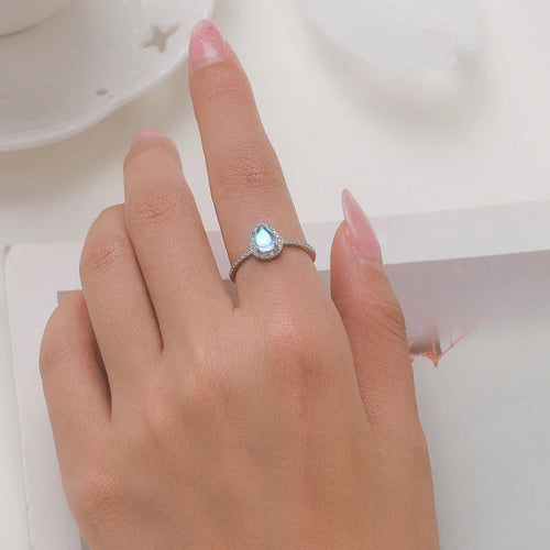 Ring mit Zirkon und Mondstein