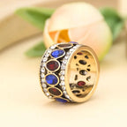 Ethnischer Ring im orientalischen Stil blau und rot