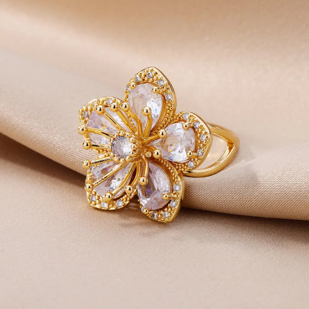 Ring Blumenring 5 Blütenblätter aus weißem Zirkon