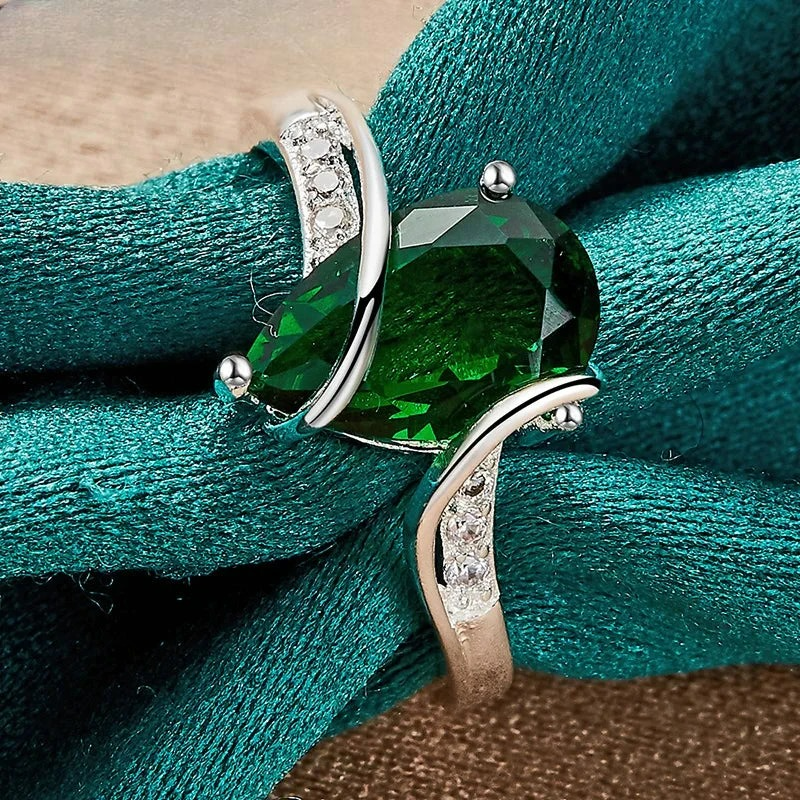 Ring Tropfenförmiger Zirkonia-Ring