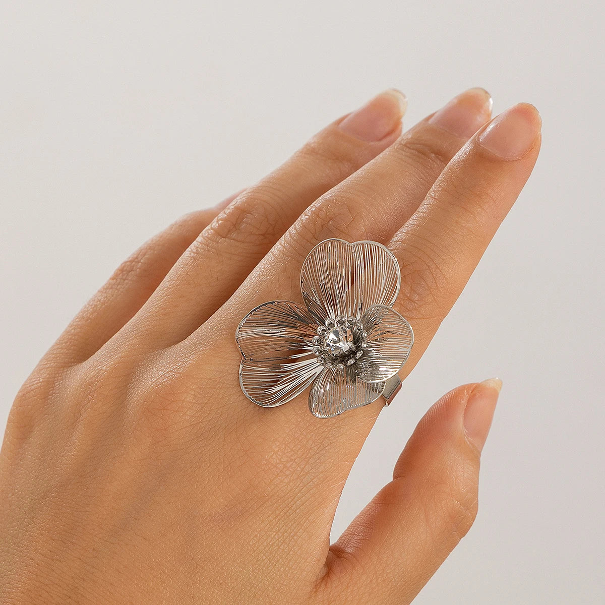 Anello Fascia Grande Fiore Delicato argento