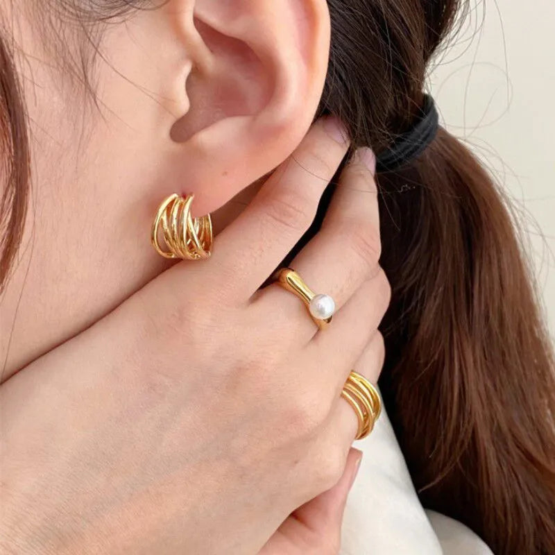 Anello per donna con perla bianca oro