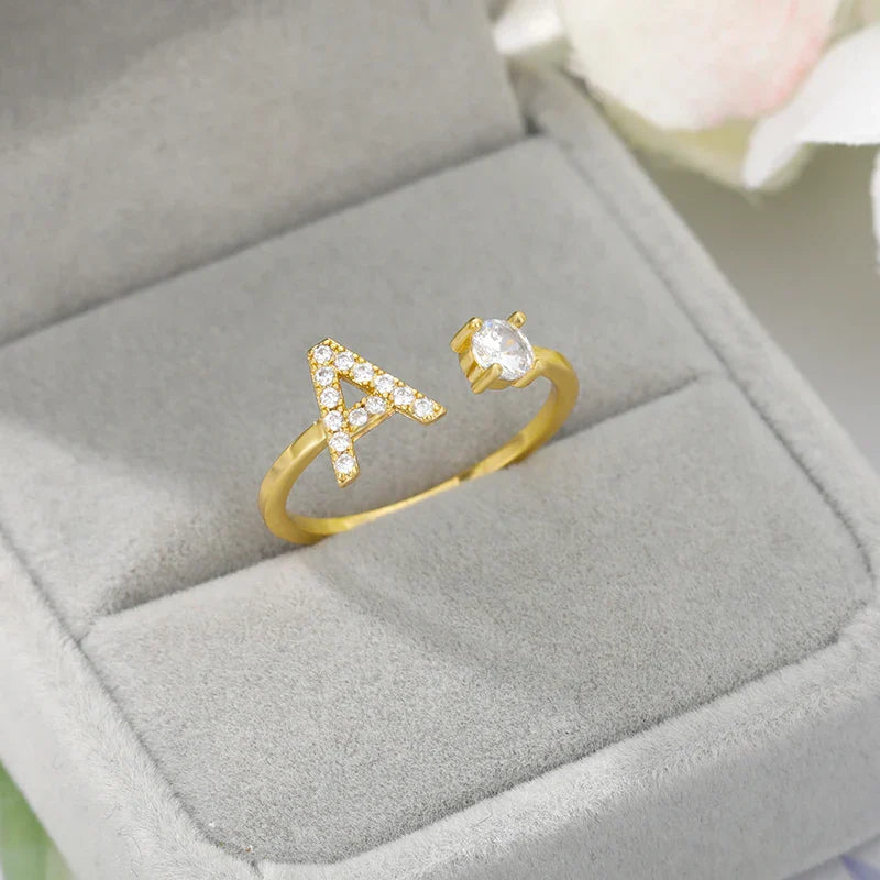 Personlig ring med initialen