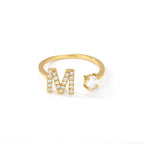 Personlig ring med initialen m