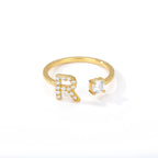 Personlig ring med initialen r