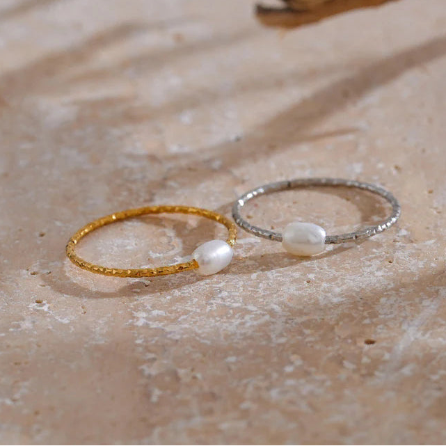 Anello con perla d'acqua dolce argento