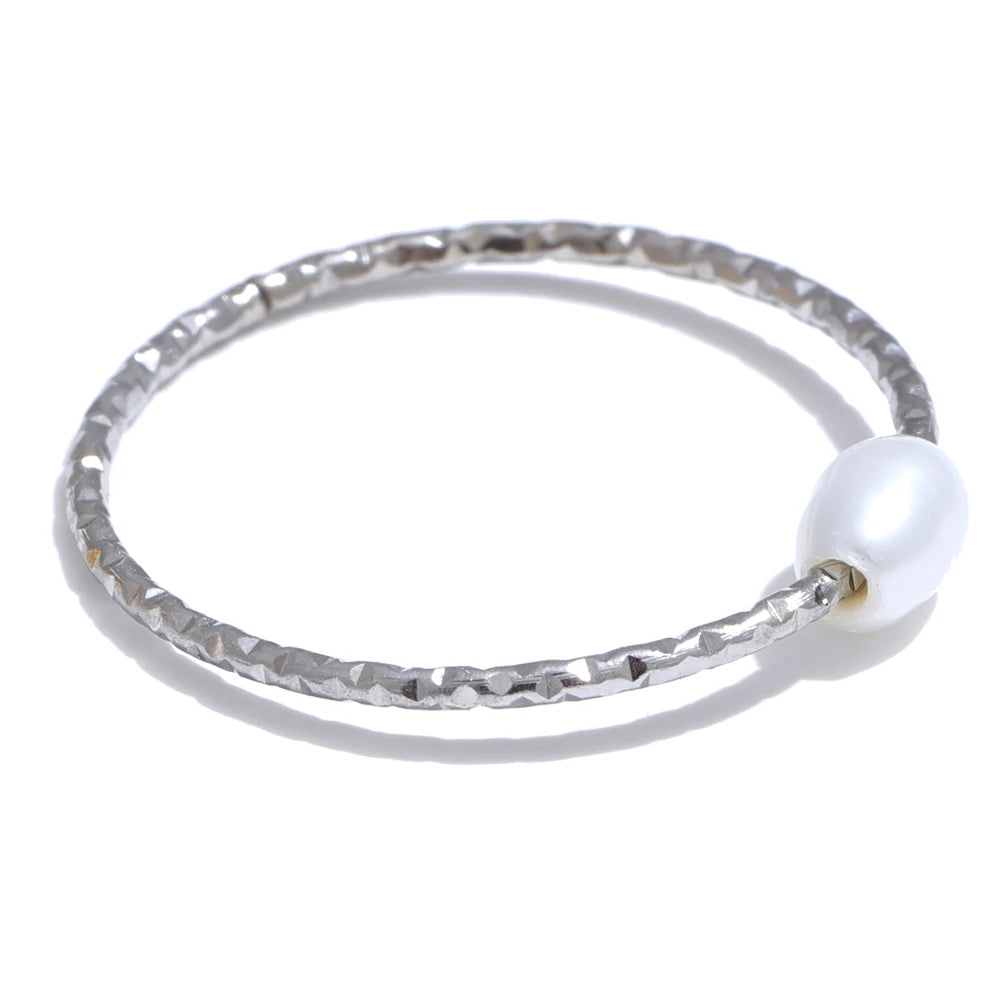 Anello con perla d'acqua dolce argento