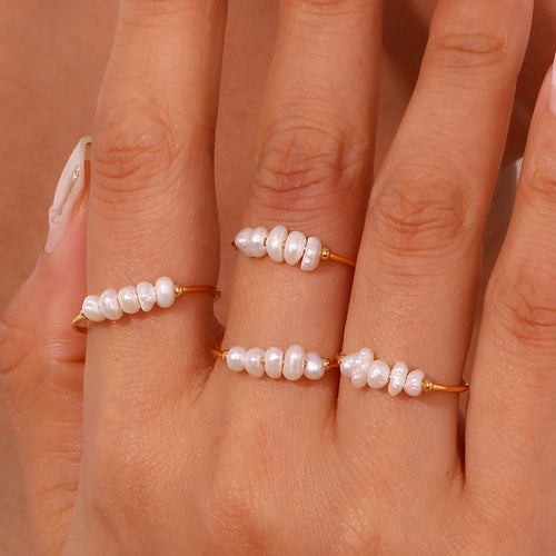 Bague avec perles d'eau douce alignées