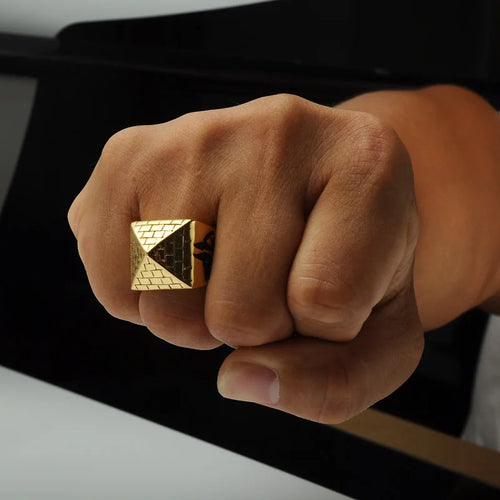 Anello con Piramide Egiziana oro