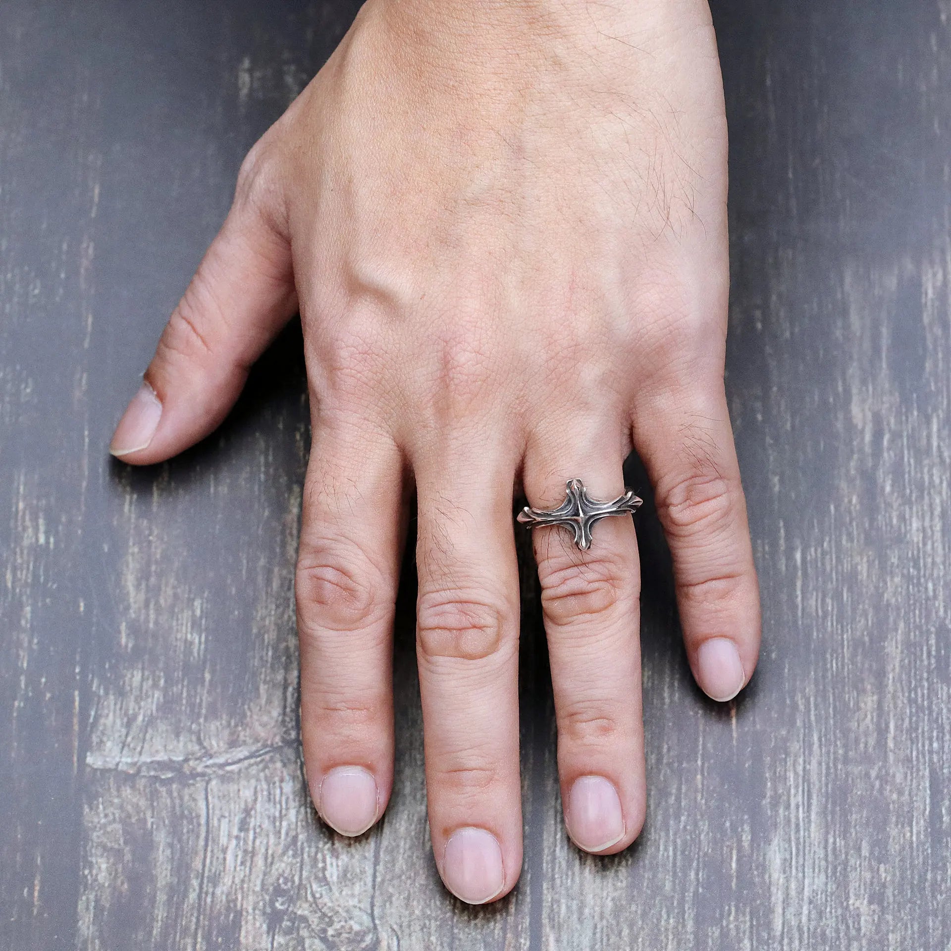 Bague croix style médiéval