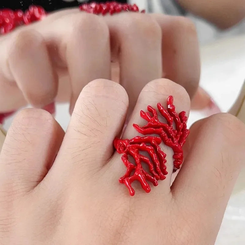 Ring aus Korallenästen