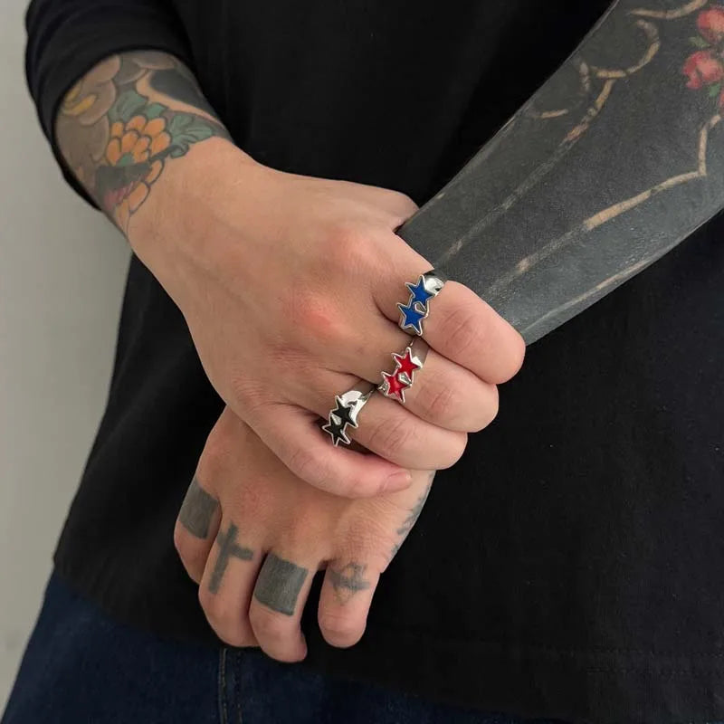 Öppen ring med dubbla stjärnor i retro streetwear-stil