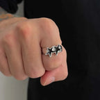 Öppen ring med dubbla stjärnor i retro streetwear-stil svart