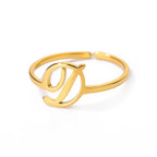 Bague fine personnalisée avec initiale d
