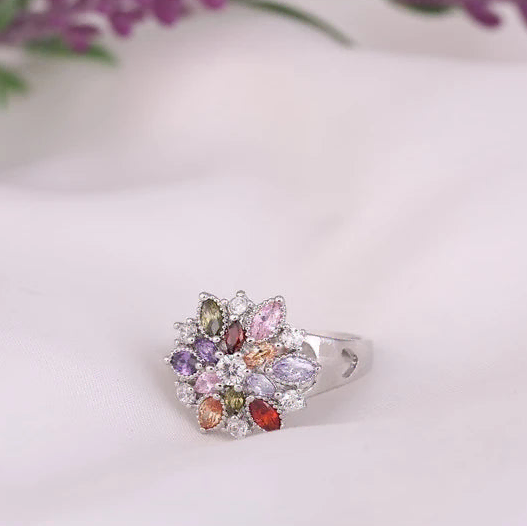 Bague fleur avec cristaux multicolores