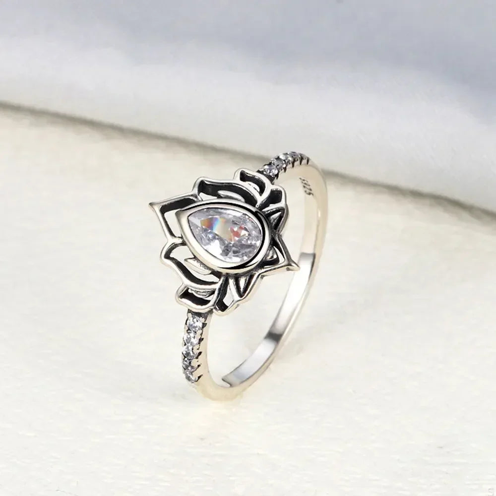Anello Fiore di Loto Argento Donna bianco