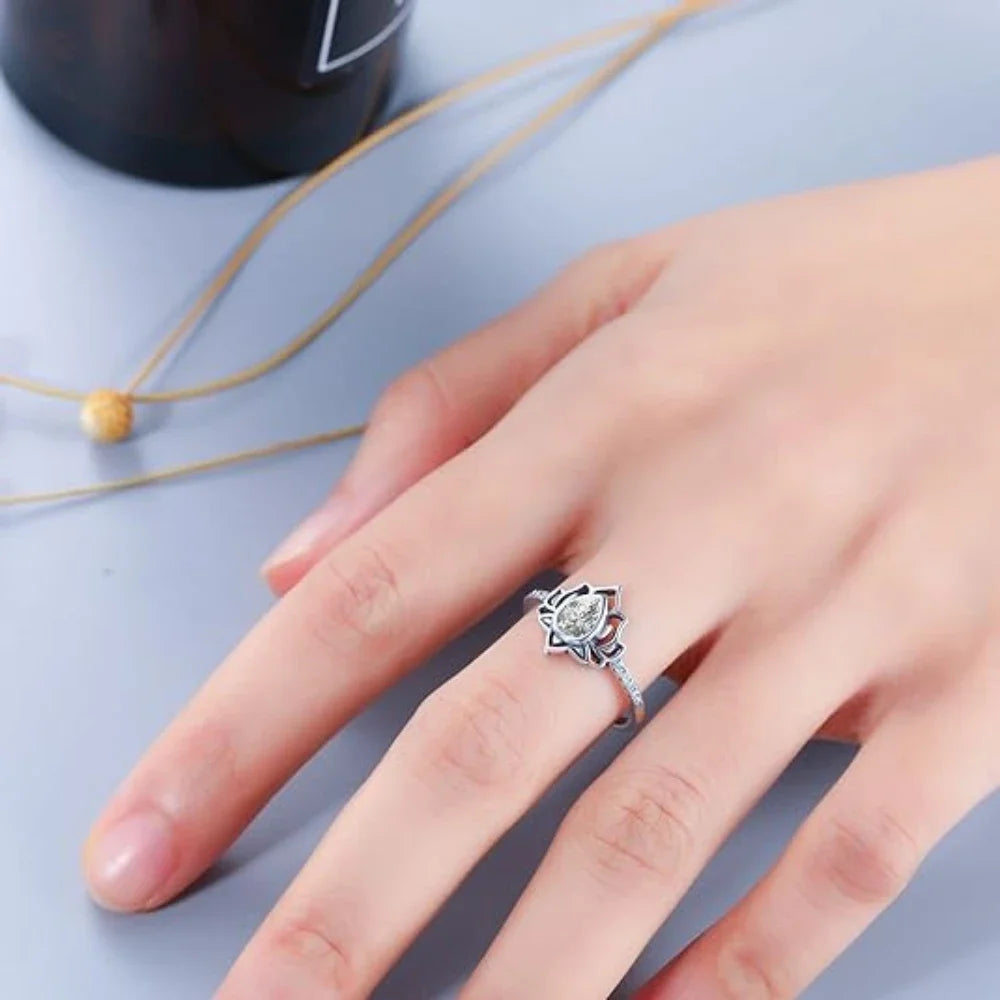 Anello Fiore di Loto Argento Donna bianco