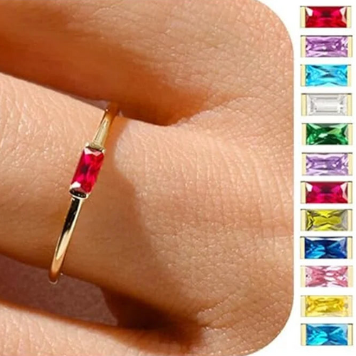 Minimalistisk ring med rektangulær fødselssten til kvinder januar