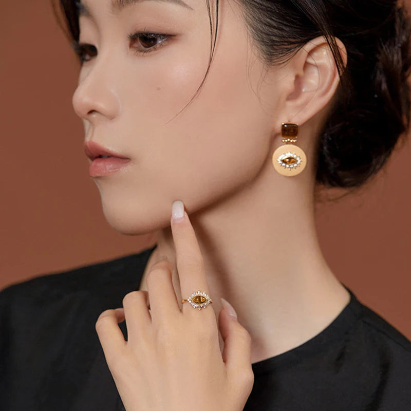 Anello in oro con occhio di tigre da donna