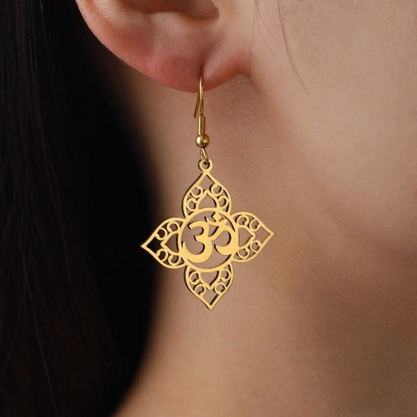 Orecchino Om Buddhista oro