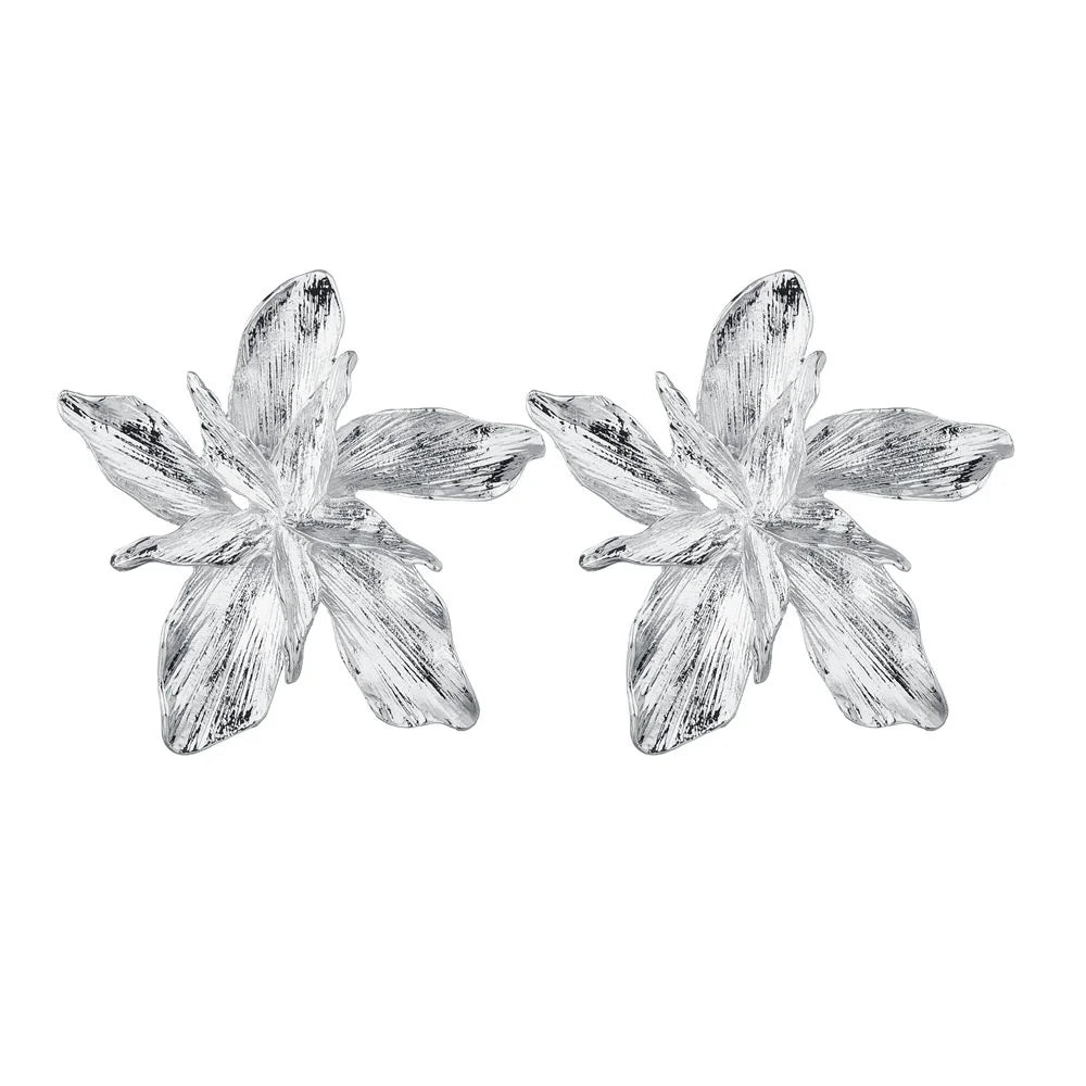 Orecchini a perno Grande Fiore Asimmetrico argento
