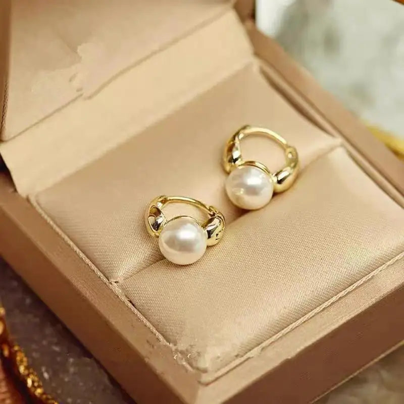 Pendientes de Aro de Estilo Retro con Perla