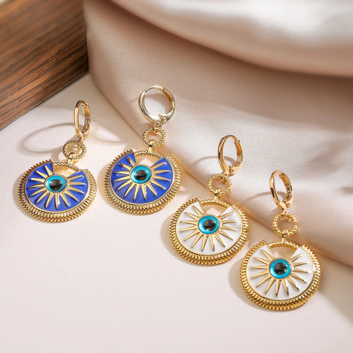 Boucles d'Oreilles Pendantes Contre le Mauvais Oeil pour Femme blanc