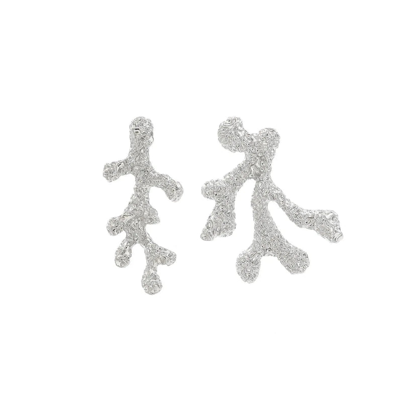 Hängende Korallenohrringe in Silber