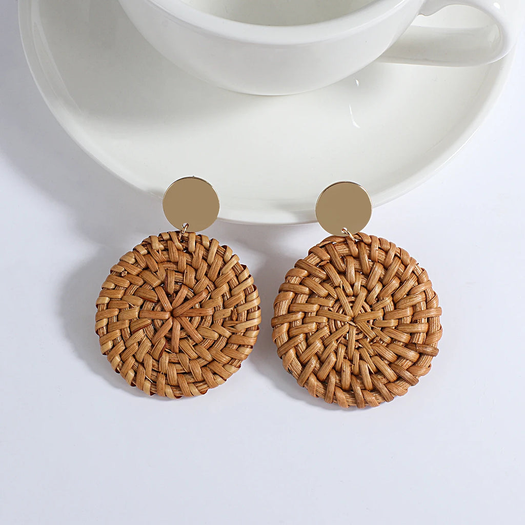 Bohemian Style Dangling Earrings with Natural Effect 