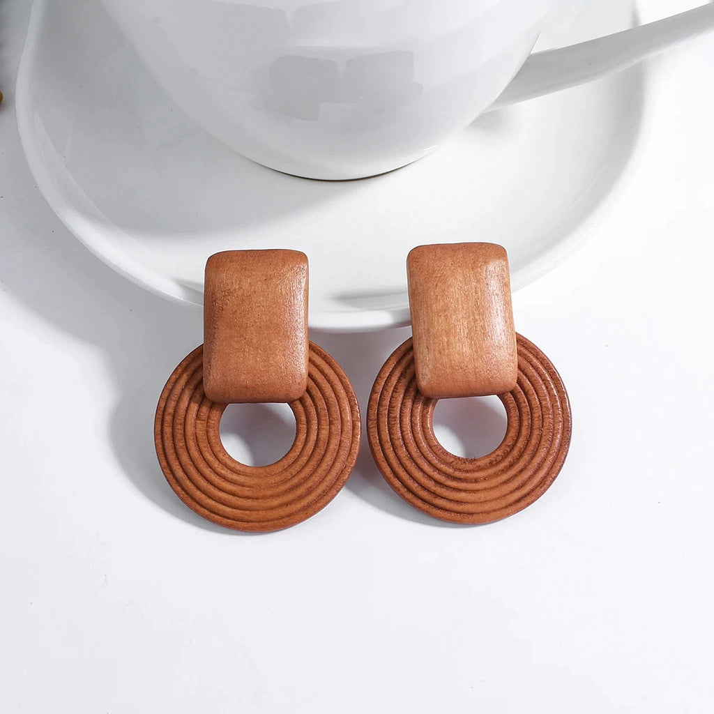 Bohemian Style Dangling Earrings with Natural Effect 