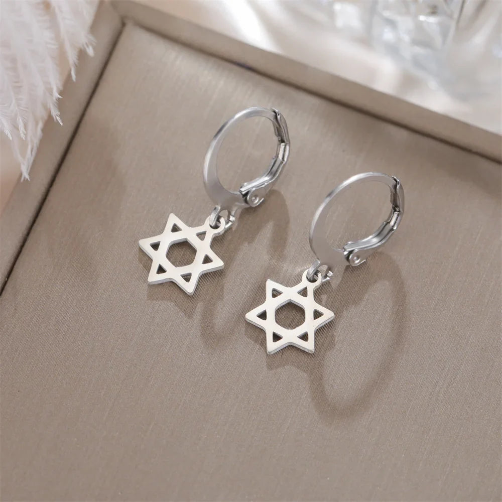 Dangling earrings for women with the symbolic Jewish Star of David in silver