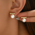 Orecchini con perla e barra geometrica