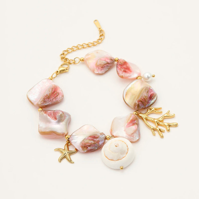 Muschelarmband mit schönen Perlmuttperlen