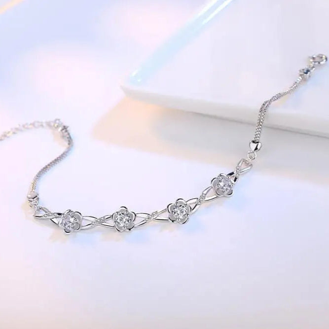 Bracelet avec Fines Fleurs en Zircon blanc