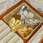 Bracelet with large hibiscus flowers