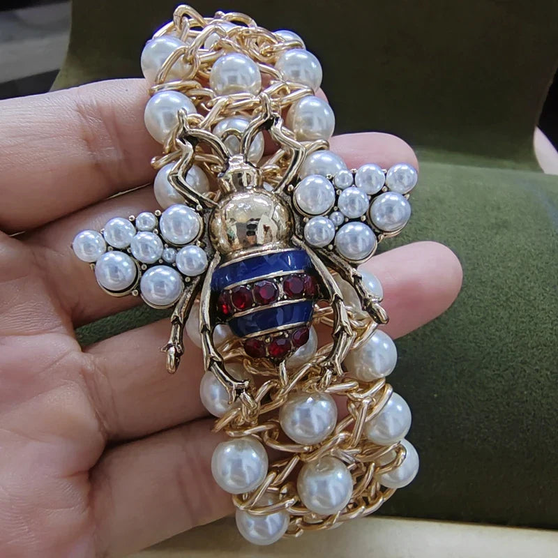 Bracelet avec perles abeille bleu