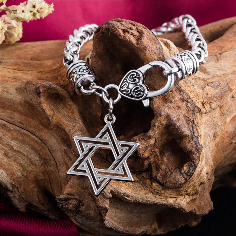 Cubaanse armband met de symbolische Joodse <span data-glossary-id="star-of-david">Davidster</span>