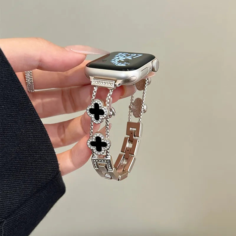 Apple Watch asendusrihm - hõbedane ristikujundus