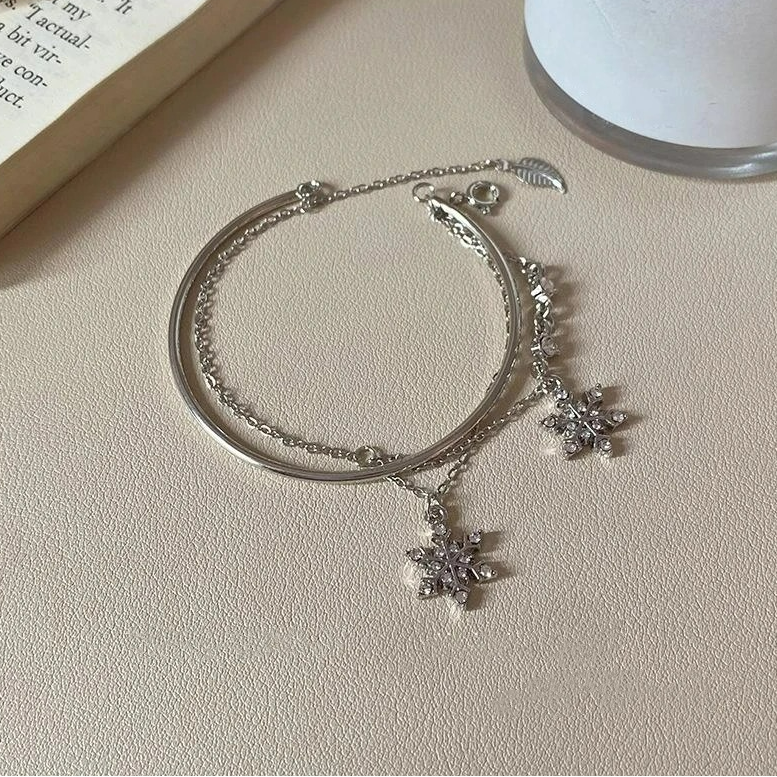 Doppelarmband mit Kristallschneeflocken