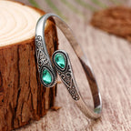 Elegantes Armband im ethnischen Stil grün