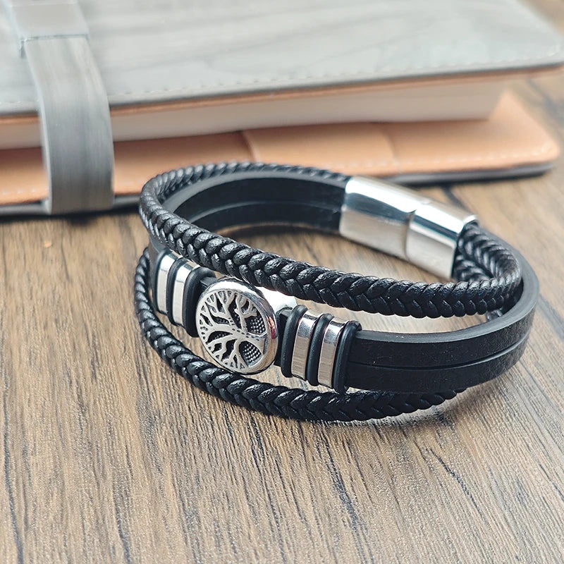 Flerstrenget cuff-armbånd i læder med livets træ