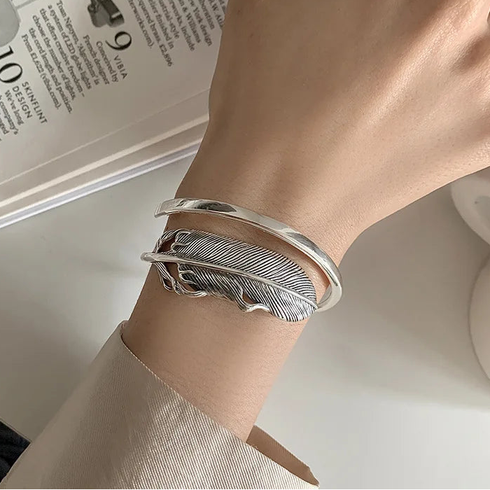 Bracelet plume argenté pour femme