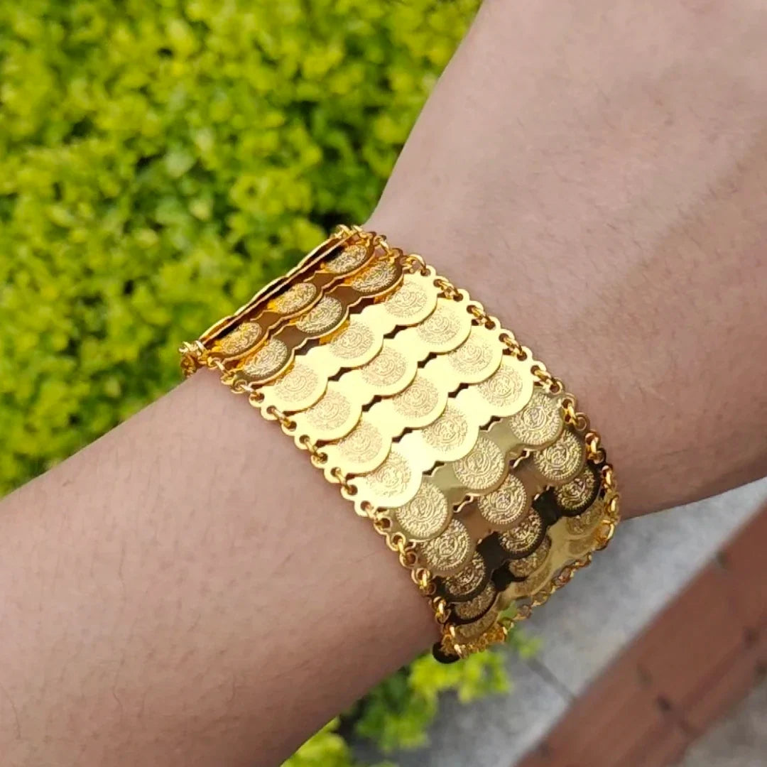 Arany hármas <span data-glossary-id="bracelet">karkötő</span> arab muszlim nőknek