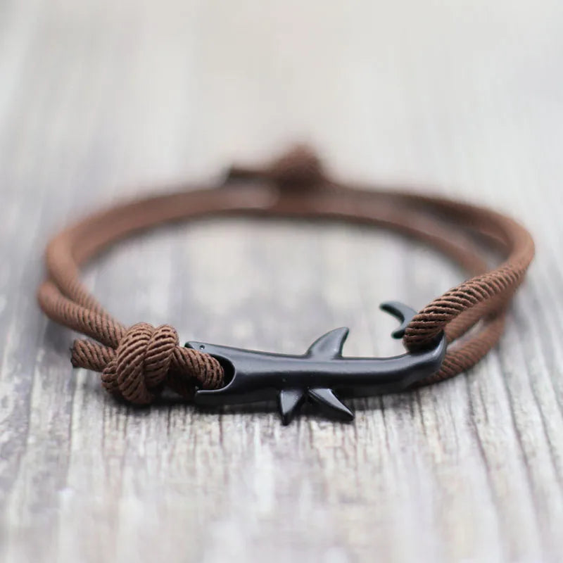Schwarzes Hai-Armband braun