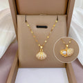 Collier Pendentif Coquillage Coquille Saint-Jacques Strass et Perle