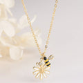 Necklace with bee pendant and daisy flower
