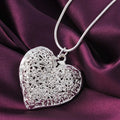 Collana con ciondolo cuore fogliame
