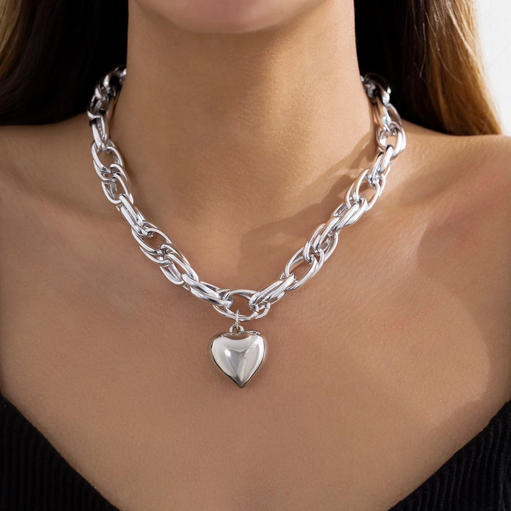 Collier avec pendentif cœur urbain chic argent