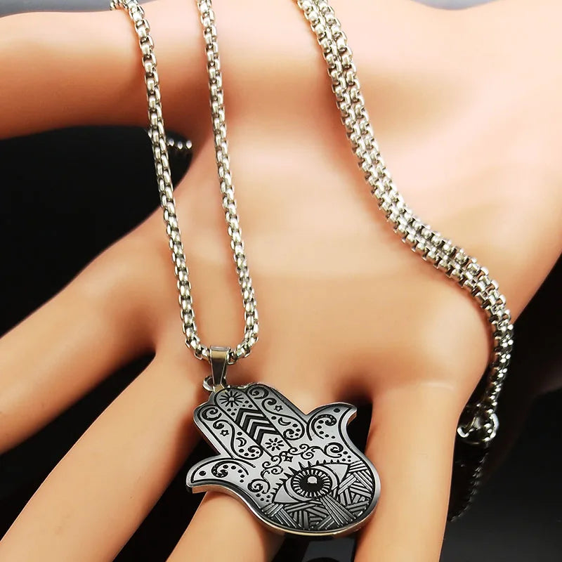 Men's necklace with pendant for protection against the evil <span data-glossary-id="oeil">eye</span> and Arab Fatma hand